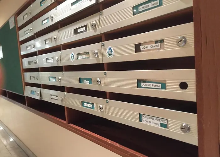 Proche Meriadeck Lejlighed