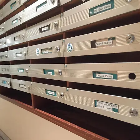 Proche Meriadeck Lägenhet